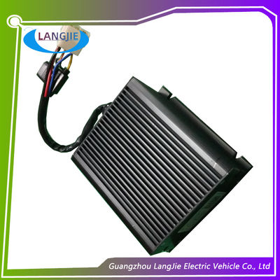 O carro bonde preto parte o tipo duplo 150mm*150mm*45.5mm da saída do conversor da C.C. do carrinho de golfe