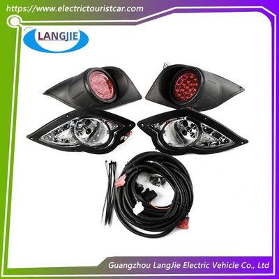 As luzes traseiras LED da Yamaha Golf Cart e os faróis halogênicos