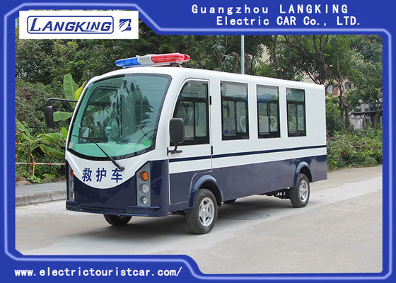 Carro bonde da ambulância cor azul/branca com o Toplight para o hospital
