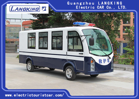 Carro bonde da ambulância cor azul/branca com o Toplight para o hospital
